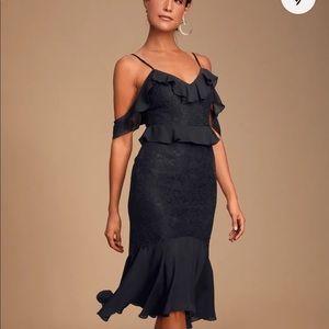 Lulu’s Black Lace Cold-Shoulder Midi Dress NWT